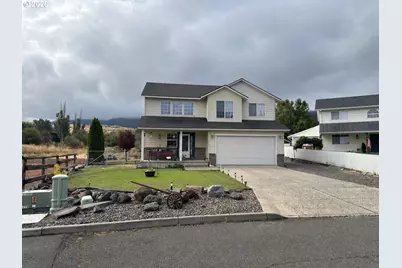2002 Scorpio Dr, La Grande, OR 97850 - Photo 1