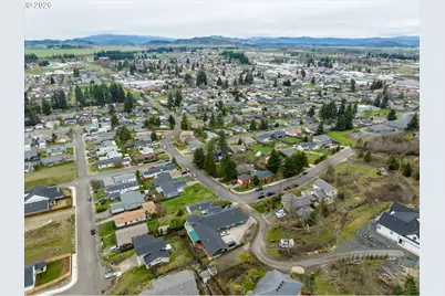 805 Queens Ave, Creswell, OR 97426 - Photo 41