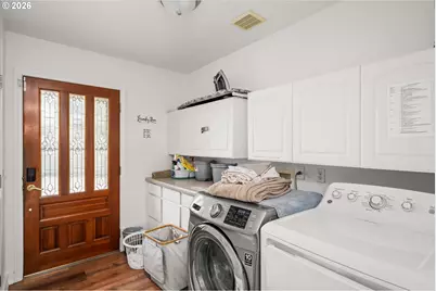 805 Queens Ave, Creswell, OR 97426 - Photo 11