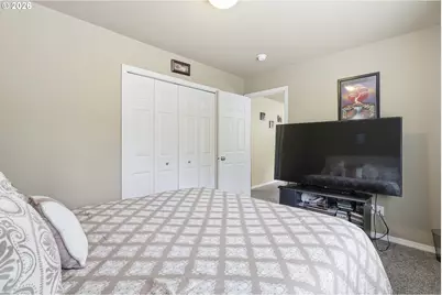979 SE Roundelay St, Hillsboro, OR 97123 - Photo 25