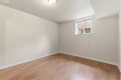 13717 SE Mill St, Portland, OR 97233 - Photo 37