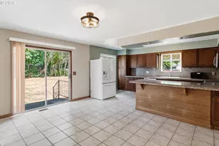 13717 SE Mill St, Portland, OR 97233 - Photo 9