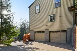357 W 37th Ave, Eugene, OR 97405 - Photo 3