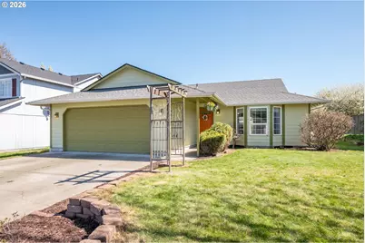 121 Adams Dr, Kelso, WA 98626 - Photo 1