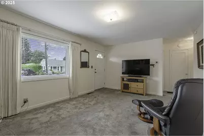 1216 NE 80th Ave, Portland, OR 97213 - Photo 5