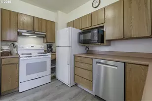 1216 NE 80th Ave, Portland, OR 97213 - Photo 11