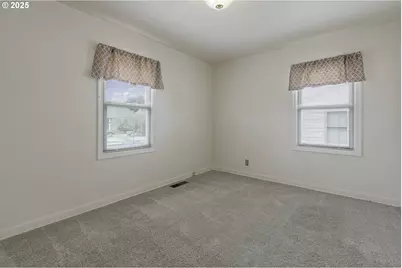 1216 NE 80th Ave, Portland, OR 97213 - Photo 17