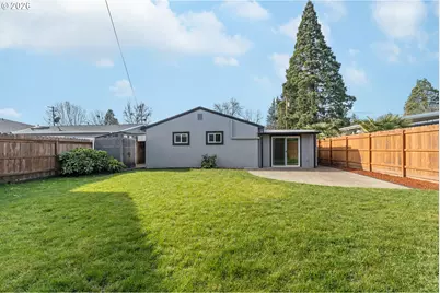 169 W Hazel St, Roseburg, OR 97471 - Photo 5