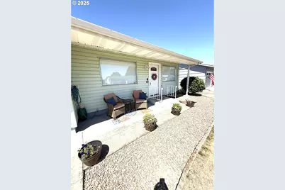 1073 Randolph Rd, Woodburn, OR 97071 - Photo 3