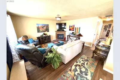 1073 Randolph Rd, Woodburn, OR 97071 - Photo 5