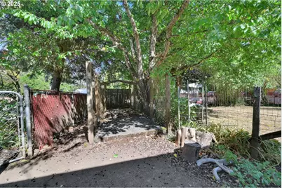 47563 Union St, Oakridge, OR 97463 - Photo 23