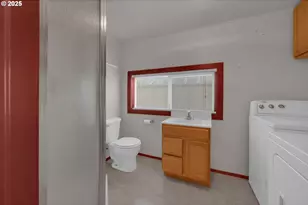 47563 Union St, Oakridge, OR 97463 - Photo 11