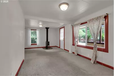 47563 Union St, Oakridge, OR 97463 - Photo 7