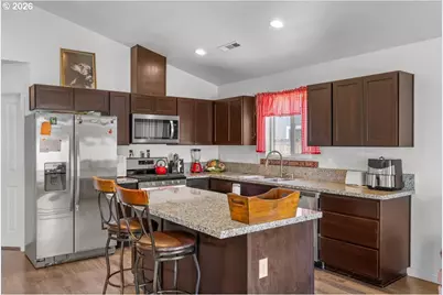 7843 Cadence Ln, White City, OR 97503 - Photo 5
