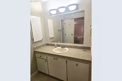 5585 E Evergreen Blvd, Vancouver, WA 98661 - Photo 7