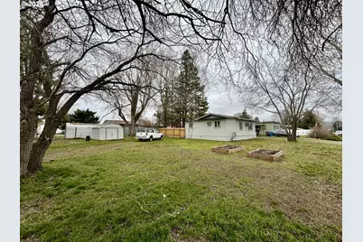 400 D St, Dallesport, WA 98617 - Photo 17