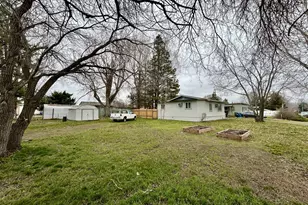 400 D St, Dallesport, WA 98617 - Photo 17