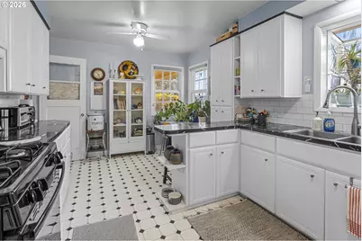 408 SW Chapman St, Sheridan, OR 97378 - Photo 13