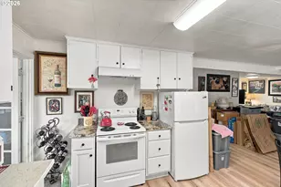 1040 Jefferson St, Coos Bay, OR 97420 - Photo 31