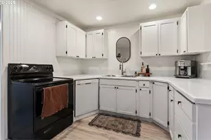 501 E Jones St, Yacolt, WA 98675 - Photo 9