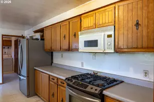 10285 NW 314th Ave, North Plains, OR 97133 - Photo 9