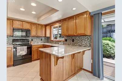 11424 SW 66th Ave, Portland, OR 97223 - Photo 9