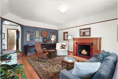 608 NE Floral Pl, Portland, OR 97232 - Photo 9