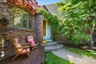 608 NE Floral Pl, Portland, OR 97232 - Photo 5