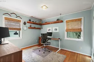 608 NE Floral Pl, Portland, OR 97232 - Photo 17