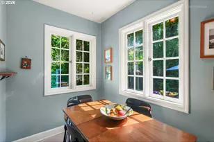 608 NE Floral Pl, Portland, OR 97232 - Photo 15