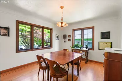 608 NE Floral Pl, Portland, OR 97232 - Photo 7