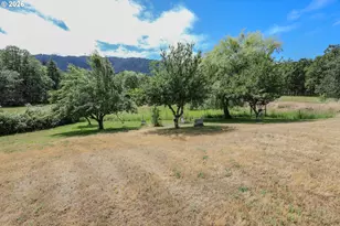 686 Murdock Dr, Oakland, OR 97462 - Photo 41