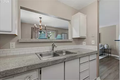 20920 Fawn Ct, West Linn, OR 97068 - Photo 9