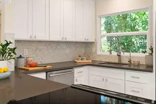 9244 N Allegheny Ave, Portland, OR 97203 - Photo 19