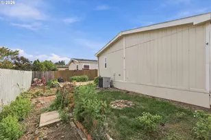1000 S McKern Ct, Newberg, OR 97132 - Photo 21