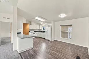1000 S McKern Ct, Newberg, OR 97132 - Photo 5