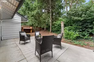 9042 SW Monterey Pl, Portland, OR 97225 - Photo 25