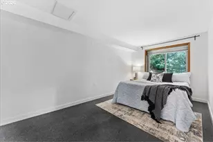 9042 SW Monterey Pl, Portland, OR 97225 - Photo 21