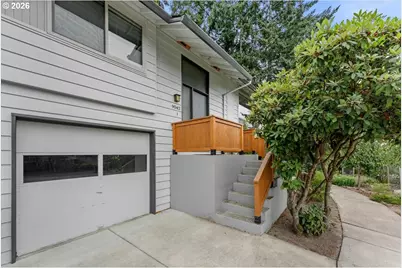 9042 SW Monterey Pl, Portland, OR 97225 - Photo 5