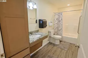 2518 Pacific Ave, North Bend, OR 97459 - Photo 27