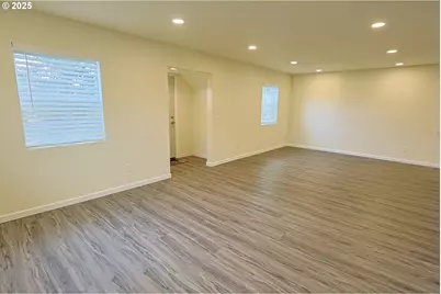 2518 Pacific Ave, North Bend, OR 97459 - Photo 9