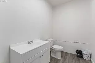 24990 Hwy 62, Trail, OR 97541 - Photo 21