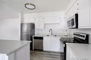 10690 SW Davies Rd, Beaverton, OR 97008 - Photo 9