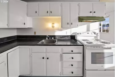 2440 Pine St, Seaside, OR 97138 - Photo 7