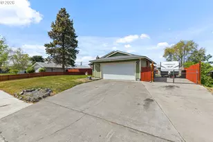 1070 SW 10th Pl, Hermiston, OR 97838 - Photo 3