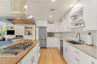 4280 S Corbett Ave #201, Portland, OR 97239 - Photo 15