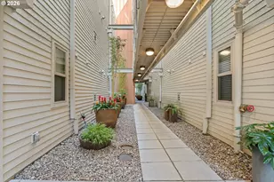 4280 S Corbett Ave, Portland, OR 97239 - Photo 33