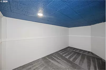 1945 NE Bell Dr, Portland, OR 97220 - Photo 27