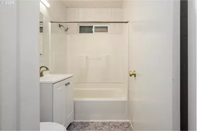 1945 NE Bell Dr, Portland, OR 97220 - Photo 13