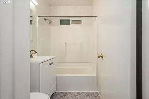 1945 NE Bell Dr, Portland, OR 97220 - Photo 13